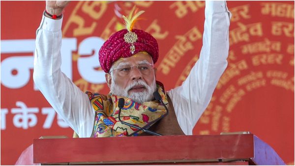 மீண்டும் வறுமை திரும்பும் அபாயம்.. கடந்த 10 ஆண்டு கால சாதனைகள் வீணாகும்.. பிரதமர் மோடி வார்னிங்!