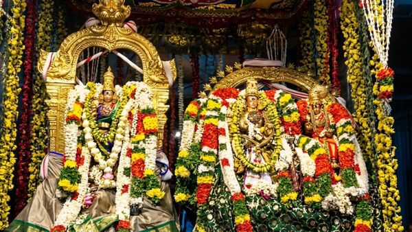 மதுரை மணமணக்குது.. மீனாட்சி சுந்தரேஸ்வரர் வைகாசி வசந்த உற்சவ விழா கோலாகலம்! பக்தர்கள் பரவசம்!