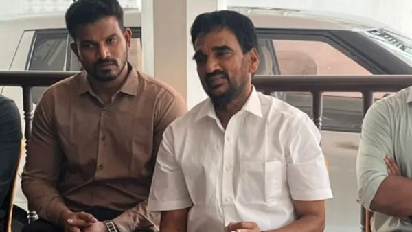 அதிமுக முன்னாள் எம்.பி இளவரசன் கட்சியிலிருந்து விலகல்.. எடப்பாடி மீது அடுக்கடுக்கான குற்றச்சாட்டு!
