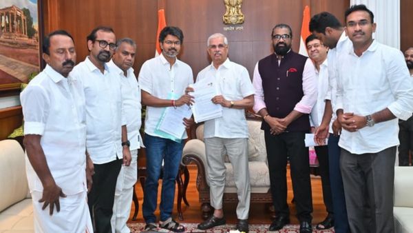 ‘காமராஜ்’ ஆட்சியமைக்க திட்டம்.. கையும் களவுமாக சிக்கிய விஜய்! ஆளுநர் எடுக்கும் முடிவு! அவ்வளவு தான்!