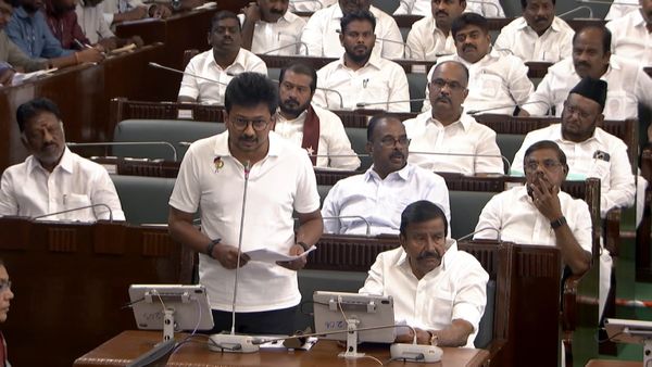 வீட்டுக்கு போன புதிய சோஃபா! பின்னாடியே போன விஜய்! புஷ்பா பட பாணி- உதயநிதி அட்டாக்