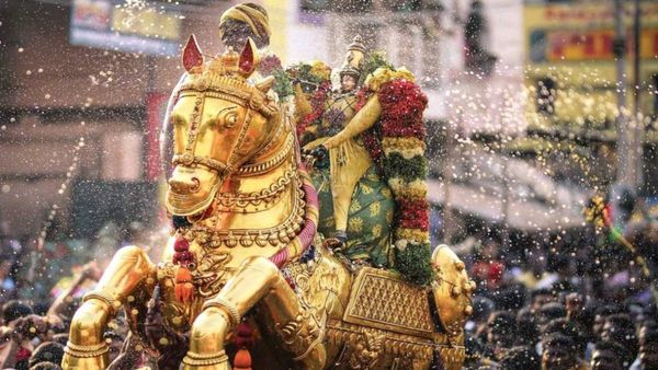 மதுரை சித்திரை திருவிழா! மண்டூக முனிவருக்கு சாப விமோசனம் வழங்கினார் கள்ளழகர்