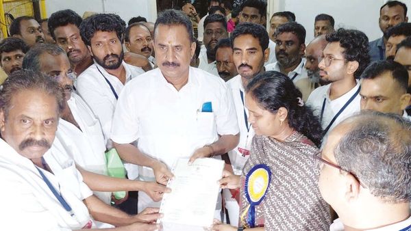 கோவை மாவட்டத்தில் அதிமுகவின் கோட்டையை உடைத்த தவெக.. தப்பியது வேலுமணி மட்டுமே