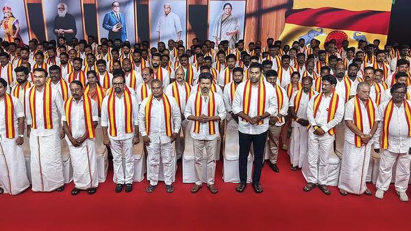 மகாபலிபுரம் விடுதியில் தங்க வைக்கப்பட்ட தவெக எம்எல்ஏக்கள் 10 பேர் மிஸ்ஸிங்? இறுதியில் தெரிந்த உண்மை