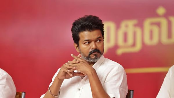 பாஜக, அதிமுக திமுகவிற்கு பேராபத்து.. உளவியல் ரீதியாக மக்களை போராட தூண்டுகிறாரா விஜய்?