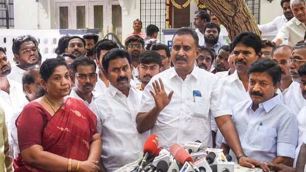 வேலுமணி டீமுக்கு வேண்டாத வேலை! அமைச்சரவையில் பங்கேற்றால்.. பறிபோகும் பதவி! வெளியான லாஸ்ட் வார்னிங்!