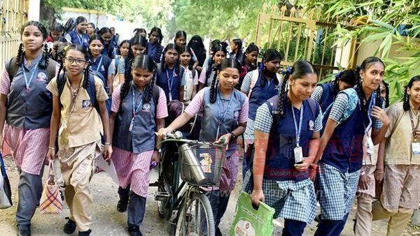 திட்டமிட்டபடி நாளை ஜூன் 4ம் தேதி தமிழக பள்ளிகள் திறக்கப்படும்.. செங்கோட்டையன் முக்கிய தகவல்