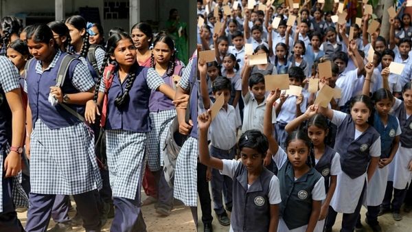பள்ளி மாணவர்களுக்கு குட் நியூஸ்.. 6 டூ 12 வரை உடற்கல்வி வகுப்பு கட்டாயம்.. ஸ்ட்ரிக்ட் ஆக சொன்ன அரசு
