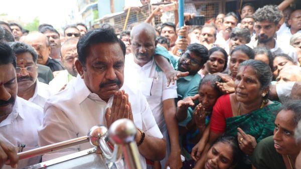 தீக்குளித்த தஞ்சை மகேந்திரனின் குடும்பத்தினரிடம் மன்னிப்பு கேட்டார் எடப்பாடி! ரூ 55 லட்சம் நிவாரணம்