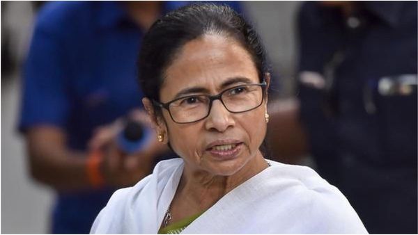 உட்கட்சி பூசலால் திணறும் மம்தா.. முக்கிய மீட்டிங்குக்கு ஆப்சென்ட் ஆன பாதி எம்எல்ஏக்கள்! TMC கதை ஓவர்!