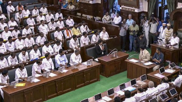 Tamil Nadu Assembly Session LIVE: 2வதாக பாடப்பட்ட தேசிய கீதம்! சபாநாயகர் சொன்ன விளக்கம்!