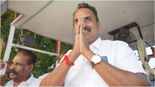திமுகவை அதிகம் எதிர்ப்பவர்கள் பக்கம் போவோம்.. நேரடியாக சொன்ன ஆதரவாளர்கள்! எஸ்பி வேலுமணி முடிவு என்ன?