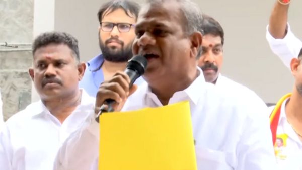 அடிதாங்க முடியல குருநாதா.. விஜய் டெல்லிக்கு போன நேரத்தில்! பனையூருக்கு எம்எல்ஏக்களை அழைத்த புஸ்ஸி!