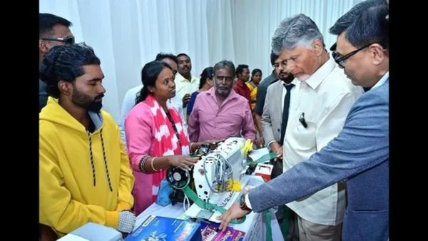 ஆந்திராவில் அதானி பவுண்டேஷனின் புதிய திட்டம்... குப்பத்தில் தொடங்கிய 
