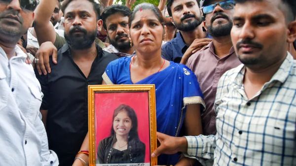 “நீட் வினாத்தாள் கசிவுக்கு காரணமானவர்களை தூக்கில் போடுங்க” தற்கொலை செய்த மாணவியின் தாயார் வேண்டுகோள்