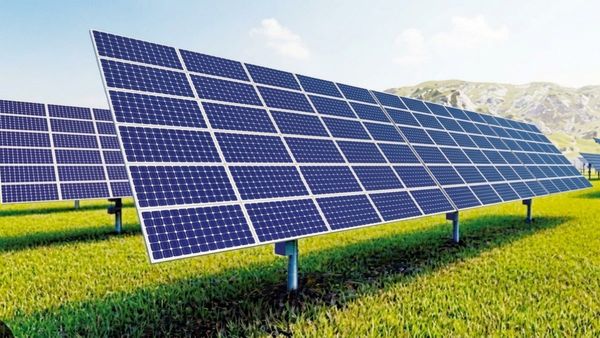 சோலார் முதலீடுகள் தமிழகத்தை விட்டு குஜராத்துக்கு மாறுகிறதா? 2 மாதம் முடங்கிய அனுமதிக்கு பின்னணி என்ன