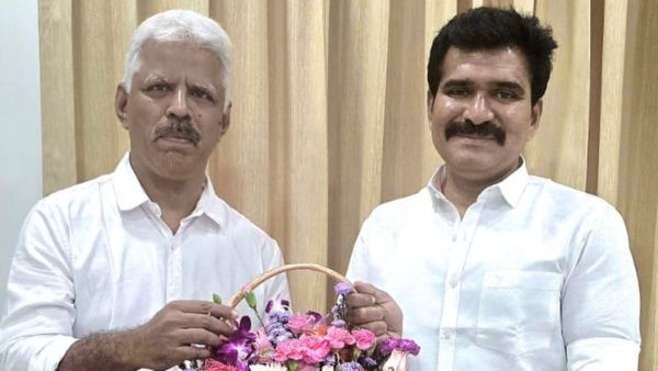 நாதக வழக்கறிஞர் சங்கர் சீமானுக்கு கடிதம் எழுதிவிட்டு கட்சியில் இருந்து விலகல்.. தவெகவில் இணைவு!