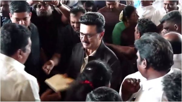 “அயலகத்தில் இருந்தாலும் அறிவாலயத்தில்தான் என் மனம் இருக்கும்!” - வெளிநாடு புறப்பட்டார் மு.க.ஸ்டாலின்!