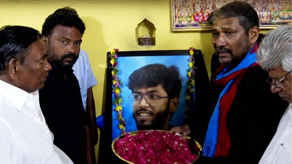 ஆணவ கொலைக்கு எதிரான சட்டம்.. எல்லாமே ரெடியாகுது! கவின் வீட்டில் நின்று சொன்ன அமைச்சர் வன்னியரசு!