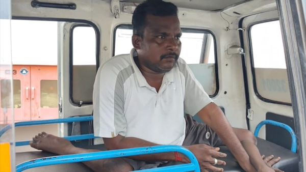 விஜய்யை அவதூறாக பேசியதாக, நடக்க முடியாத மாற்றுத் திறனாளி கைது! உடனே ரிலீஸ் செய்த கோர்ட்