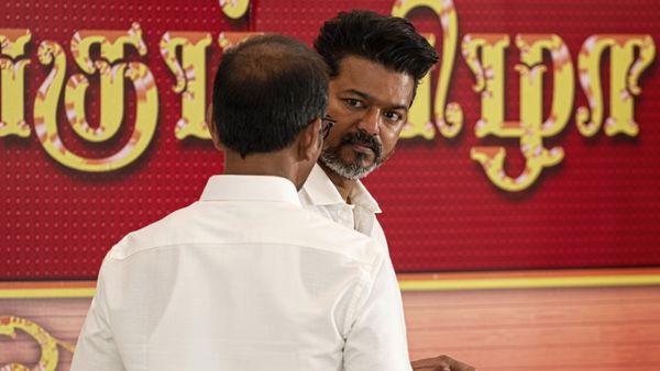என்ன குமுதா பேச்செல்லாம் ஒரு மாதிரி இருக்கு! டோனை மாற்றிய விஜய்! ஷாக்கில் திருமா! வாய் திறக்காத வைகோ