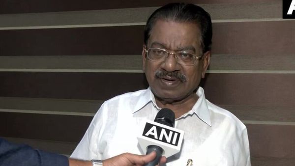 சிக்கன் பிரியாணி வேண்டாம்.. வெஜ் மாணவர்கள் மனது புண்படும்.. திமுக டிகேஎஸ் இளங்கோவன் கருத்து