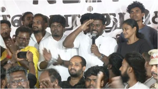 'மெரினா கடற்கரையை திறந்துவிடுங்க' பாலன் இல்லம் வந்த அமைச்சர் ராஜ்மோகனை விரட்டியடித்த இளைஞர்கள்!