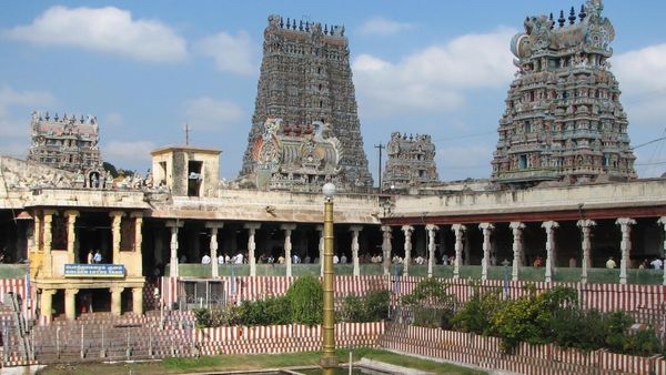 தீவிரமடையும் மதுரை மீனாட்சி அம்மன் கோயில் நில மோசடி: 19 பேர் மீது வழக்குப்பதிவு! களத்தில் 2 தனிப்படை