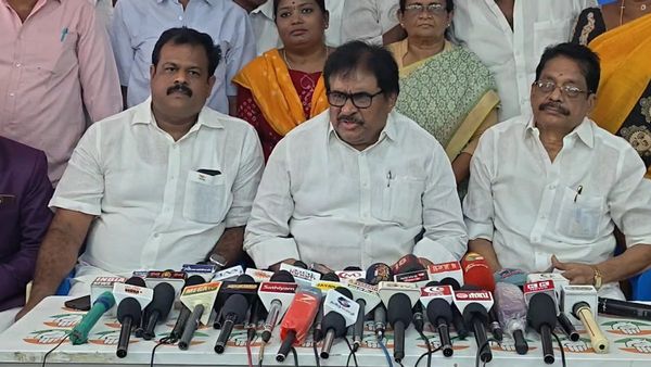 காங்கிரஸில் இருந்து தவெகவுக்கு யாராவது சென்றால் அணை போட்டா தடுக்க முடியும்? திருநாவுக்கரசர் கேள்வி