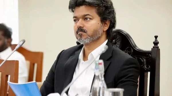 கரூர் துயரம்! 31 பேருக்கும் கண்ணீருடன் அரசு பணிக்கான ஆணை வழங்கிய முதல்வர் விஜய்
