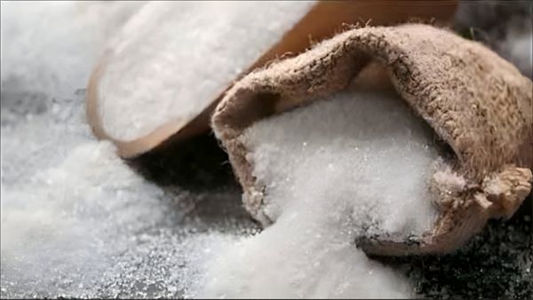 ஒரே மாசத்துல 30% எகிறிய சர்க்கரை விலை.. உங்க வீட்டு கதவை தட்டப்போகும் சுகர் தட்டுப்பாடு!