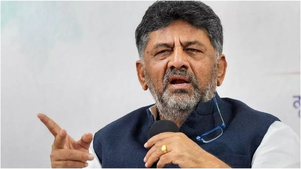 கர்நாடகாவில் வந்தே மாதரம் முழுமையாக பாட மாட்டோம்.. உறுதியாக சொன்ன டி.கே.சிவகுமார்!