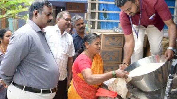 இந்த 3 நாட்களை மார்க் பண்ணி வச்சிக்கோங்க.. சென்னையில் வீடுகளுக்கே வந்து ரேஷன் பொருட்கள் விநியோகம்!