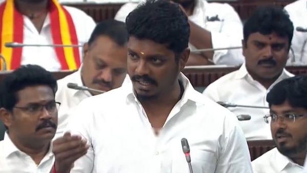 அதிகாரிகள் எழுதி கொடுத்ததை அப்படியே படித்து சிக்கி கொண்ட அமைச்சர் விக்னேஷ்.. என்ன நடந்தது?