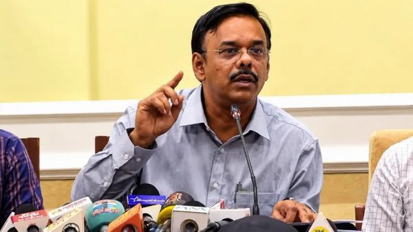 50 ஆண்டுகளுக்கு கடனை குறைக்க முடியாது.. இனியும் அதிகரித்து கொண்டே செல்லும்.. நிதித்துறை செயலர்!