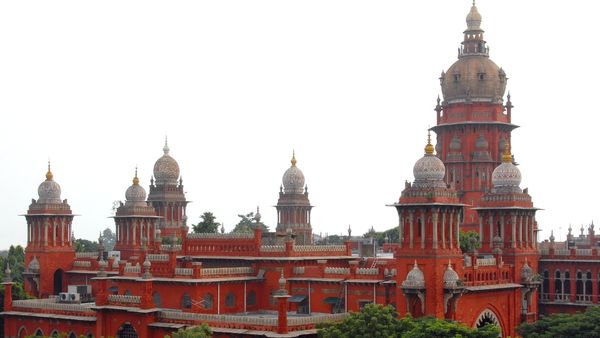 கிறிஸ்தவத்தில் இருந்து மீண்டும் இந்துவாக மாறினால் எஸ்சி சான்று பெற முடியுமா? ஐகோர்ட் முக்கிய உத்தரவு