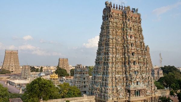 இதுதான் தமிழ்நாடு! மதுரை ஆளும் மீனாட்சி! கோபுர தரிசனத்துக்கு வந்த மக்கள்..குளிர வைத்த இஸ்லாமியர்கள்
