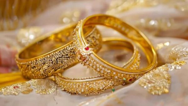 Gold Rate Today: தங்கம் விலை ஒரே நாளில் கடுமையான சரிவு.. ரூ.1,920 குறைந்தது.. நகைப் பிரியர்கள் குஷி!