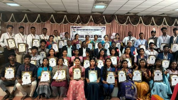 நெல்லை மனோன்மணியம் சுந்தரனார் பல்கலை.! 43 பேருக்கு நாட்டு நலப்பணி திட்ட விருதுகள் வழங்கி கவுரவிப்பு