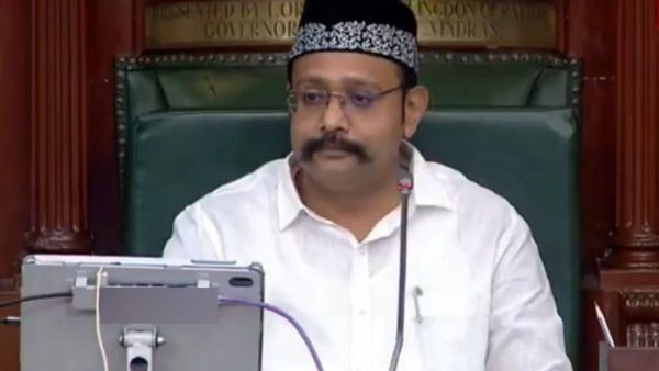 Mustafa: சபாநாயகர் இருக்கையில் என்னை தொப்பியுடன் அமர வைத்தது.. தவெக முஸ்தபா பெருமிதம்!