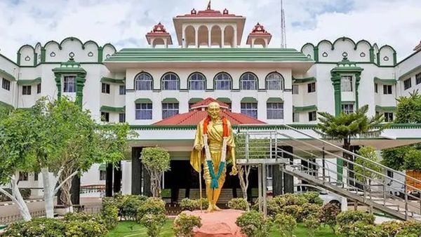 “இதுக்கு பதிலா தெருவில் நின்று பிச்சை எடுக்கலாம்”.. அரசு அதிகாரிகளை கடுமையாக சாடிய ஐகோர்ட் கிளை!