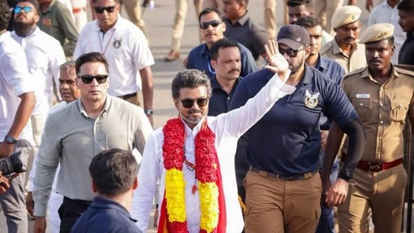 சி.எம் ஆனபின் முதல் முறை ஞாயிற்றுக்கிழமை வெளியே வரும் விஜய்.. தாராபுரம் தேர்தல்.. அவ்வளவு பயமா?