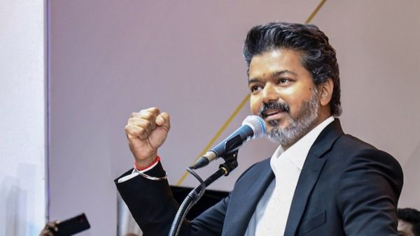இடைத்தேர்தல் வெற்றி! கூட்டணி உடையும், அதிமுக சிதறும்! இனி நிகழப்போவது இதுதான்! விஜய் பிளான்