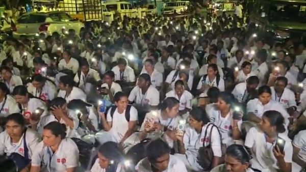 இரவில் பதற்றம்.. சுகாதாரத்துறை செயலர் உத்தரவாதத்தை தொடர்ந்து போராட்டத்தை கைவிட்ட செவிலியர்கள்!