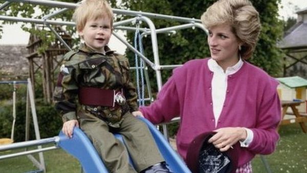 தாய் டயானா மரணத்தால் நிலைகுலைந்த இளவரசர் ஹாரி; 20 ஆண்டுக்குப் பிறகும் தாக்கம்