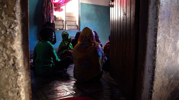 பெண்களை பாலியல் அடிமைகளாக்கி தீவிரவாத குழுவை விரிவாக்க முயலும் அல்-ஷபாப்