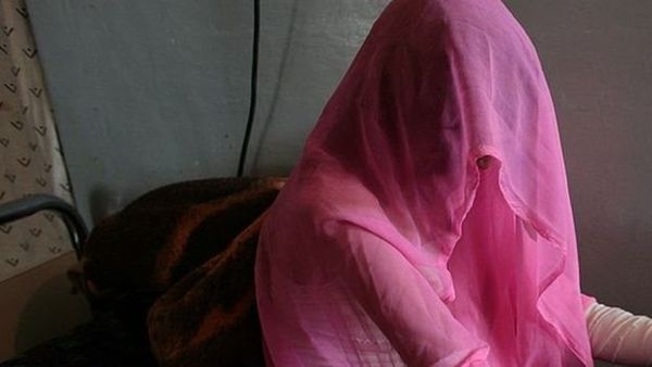 மீண்டும் கன்னிப்பெண்களாக மாற விரும்பும் துனீசிய பெண்கள்