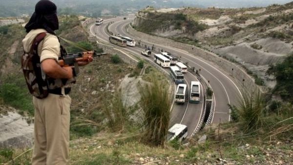 காஷ்மீரில் பேருந்து மீது தாக்குதல்: அமர்நாத் யாத்ரீகர்கள் 7 பேர் பலி