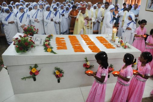 அன்னை தெரசாவின் சீரூடை சேலைக்கு பிராண்ட் அடையாளம்