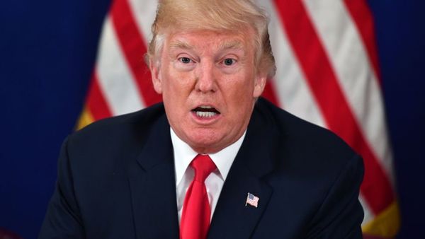 டிரம்பின் தொலைபேசி அழைப்புக்காக காத்திருக்கும் காடுகள்